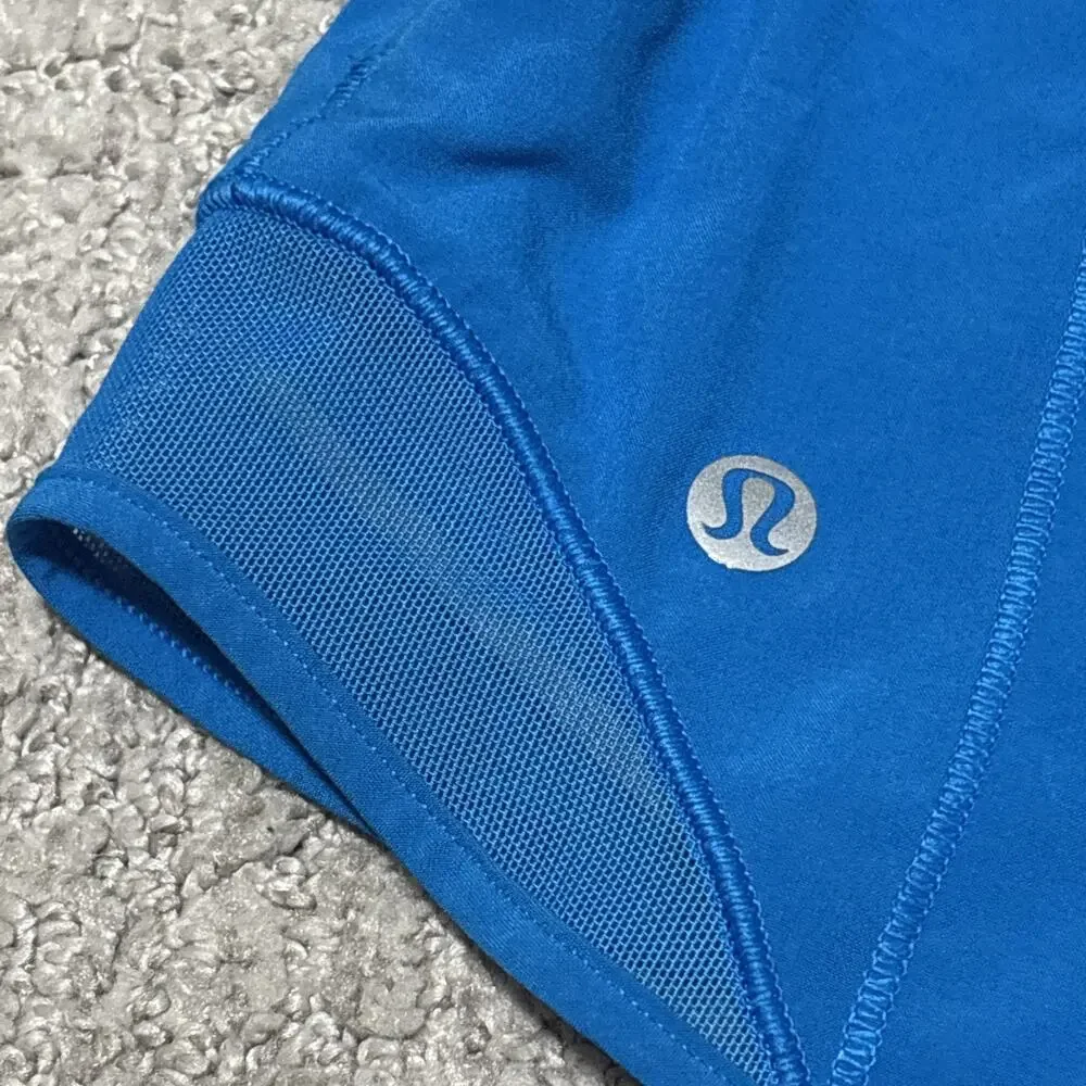 Lululemon Women's Hotty Hot Low Rise Lined poolside blue 2.5” shorts size 4